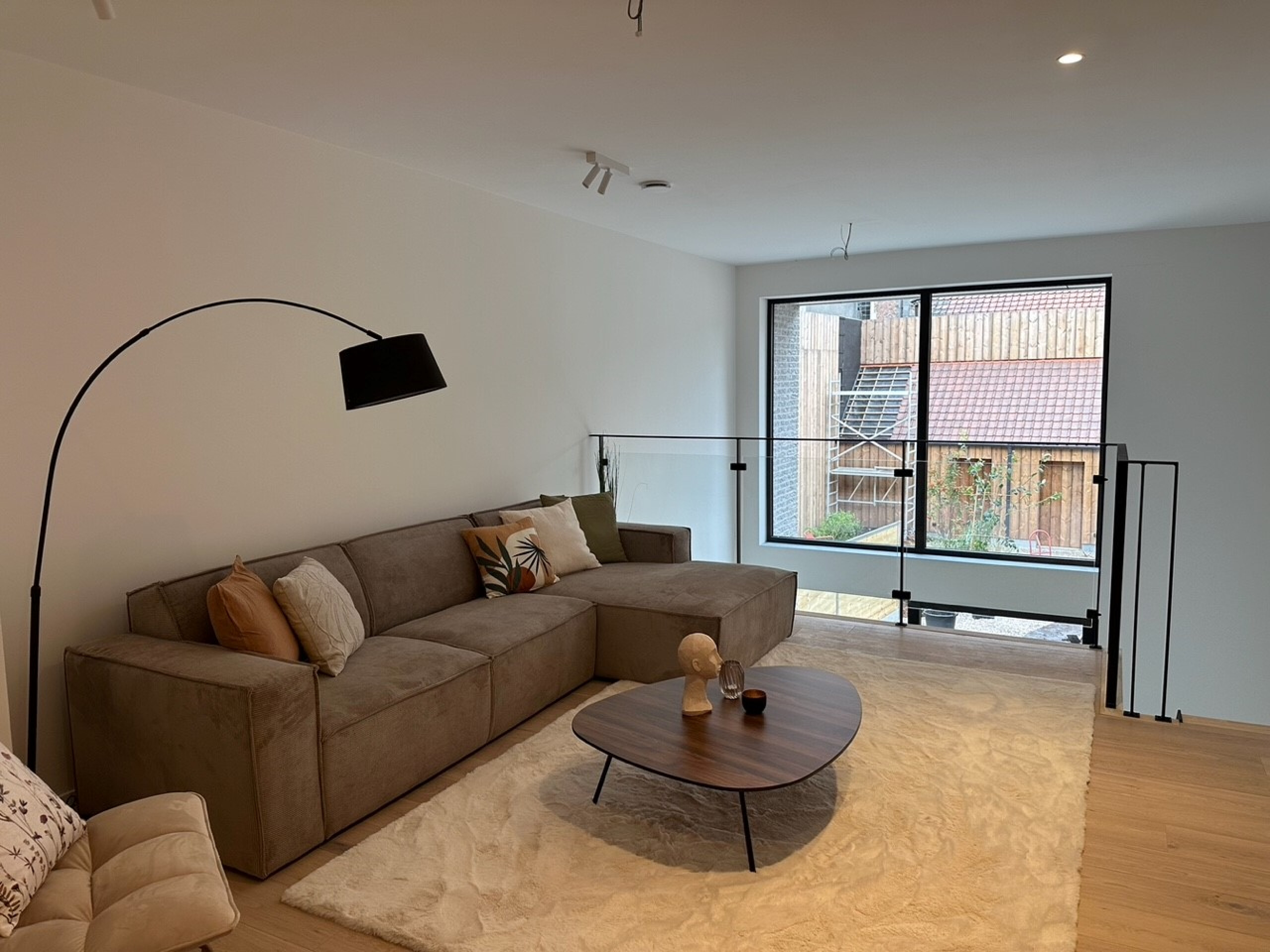 In de Papestraat in Kortrijk sloopte Albat een verloederde site, en bouwde hierop 2 prachtige stadswoningen met privatieve tuin.