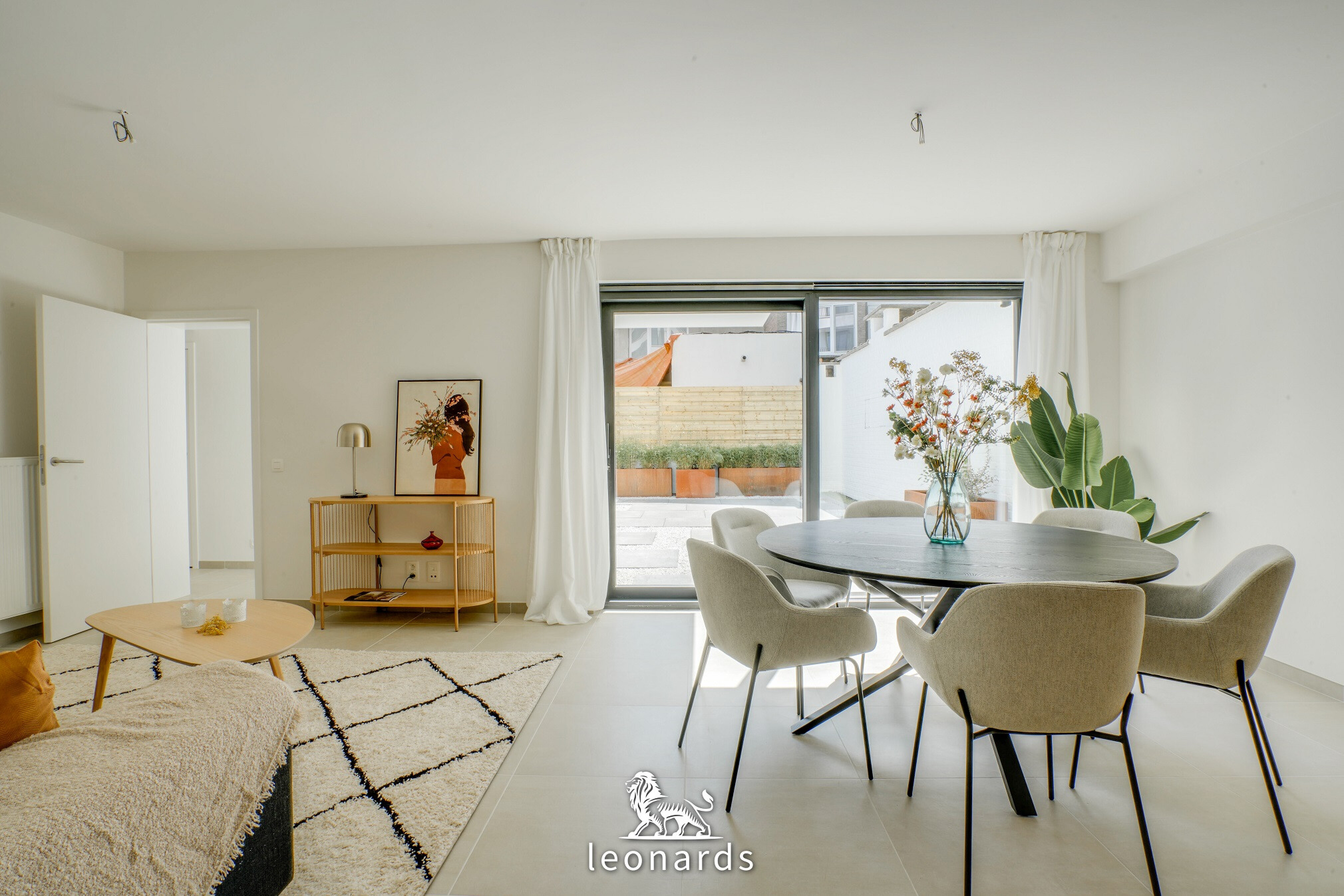 In de Graaf gwijde van namenstraat bouwde Albat Residentie Klauwaards. Leonards Immobiliën hielp ons met de commercialisatie van dit project.